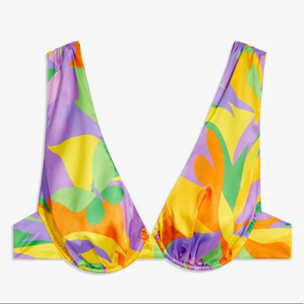 NWT Underwire V Neck Top